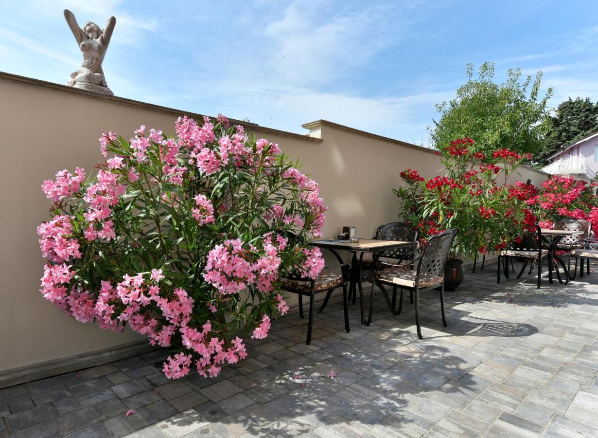 Sirena Palace Family Hotel Obzor Eksteriør bilde