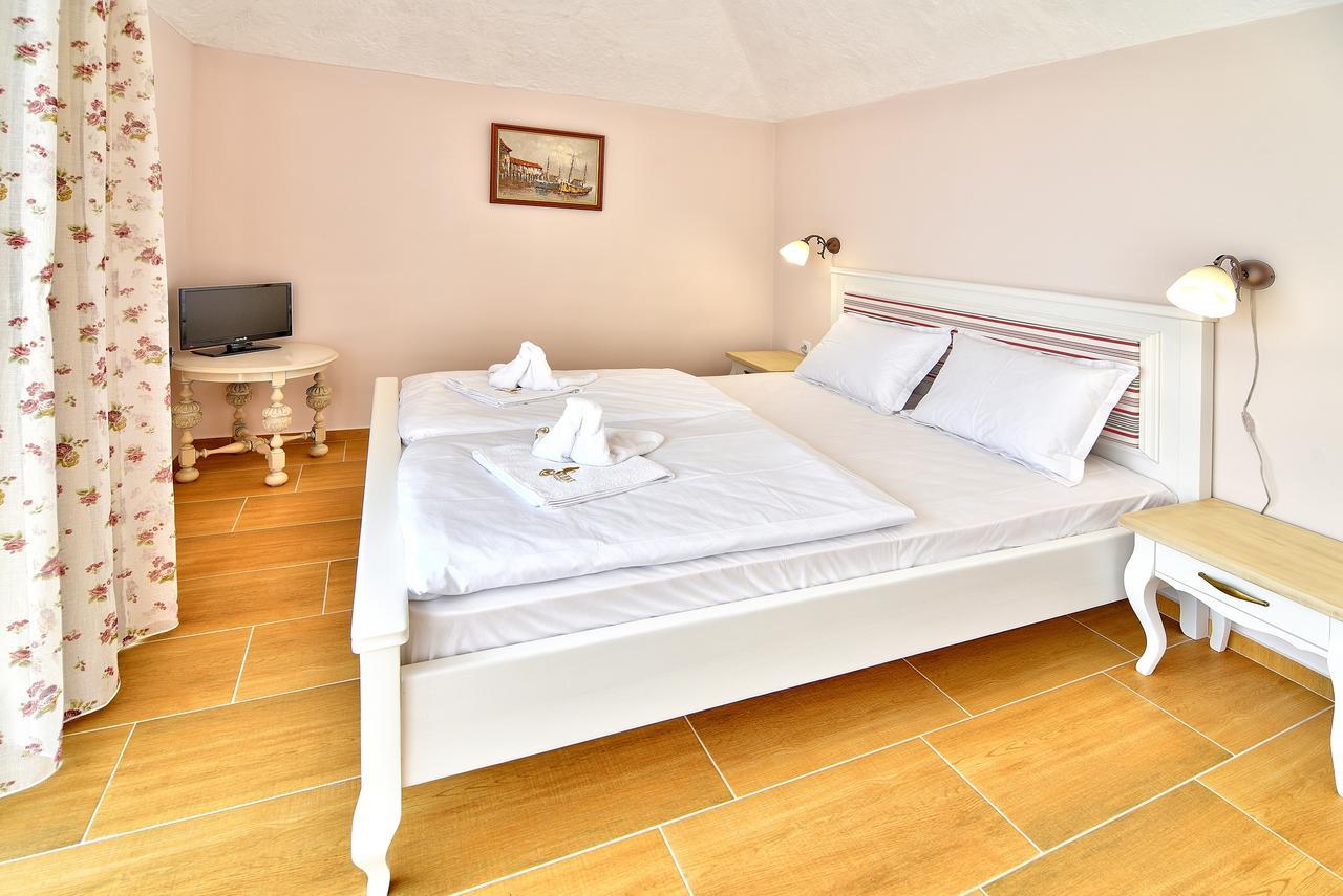 Sirena Palace Family Hotel Obzor Eksteriør bilde